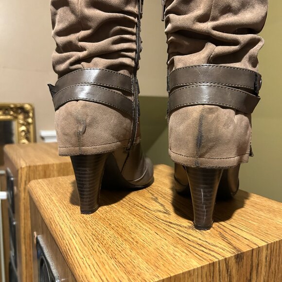 Fergalicious by Fergie brown boots Size 6.5 - Picture 6 of 12